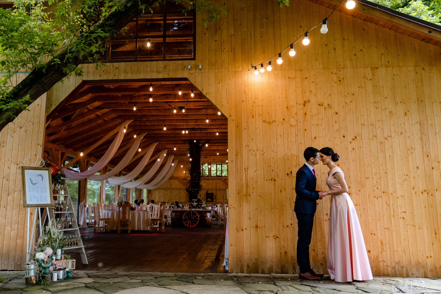 Nunta la Hambar Sighisoara, The Dallas Barn, Fotograf de nunta la Hambar